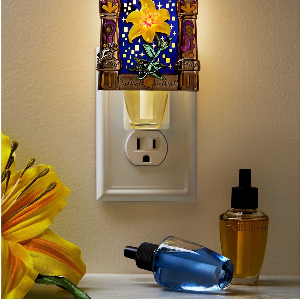 Rapunzel Nightlight Wallflower Plug NWT - Picture 4 of 4